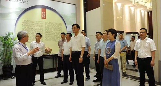 浙江省委常委、統(tǒng)戰(zhàn)部部長(zhǎng)熊建平一行參觀安特集團(tuán)·倪東方藝術(shù)博物館