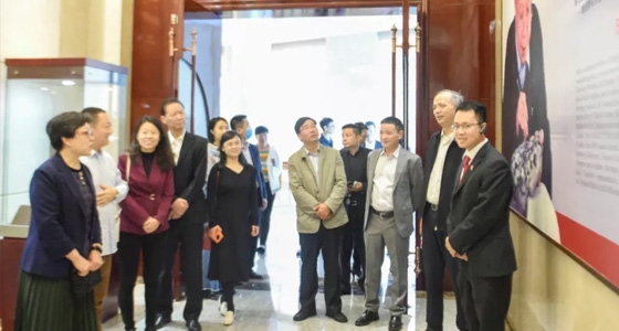 最高人民法院和中國僑聯(lián)等單位領(lǐng)導(dǎo)參觀倪東方藝術(shù)博物館